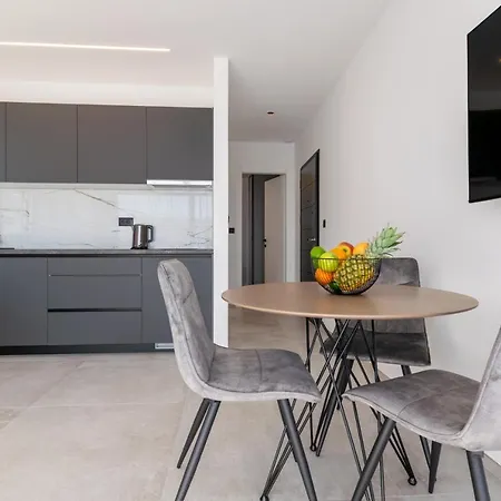 Apartment Pino *
