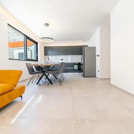 Pino Apartment *