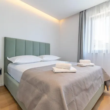 Apartment Pino Baska Voda
