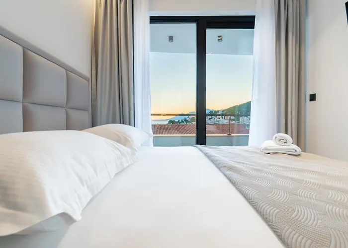 Pino Apartman Baska Voda